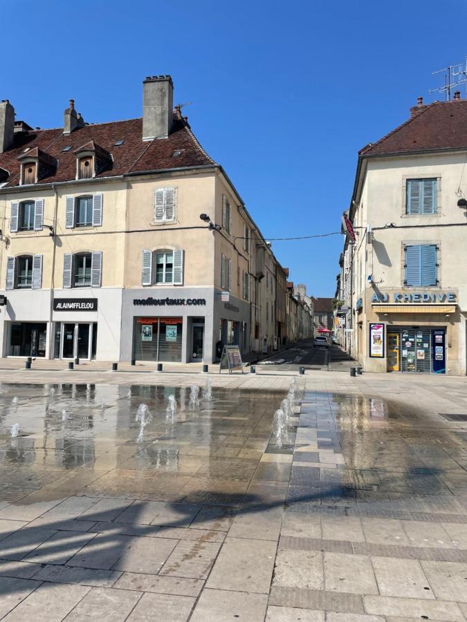 Appartement Calme Au Coeur De La Ville Lons-le-Saunier Exterior foto