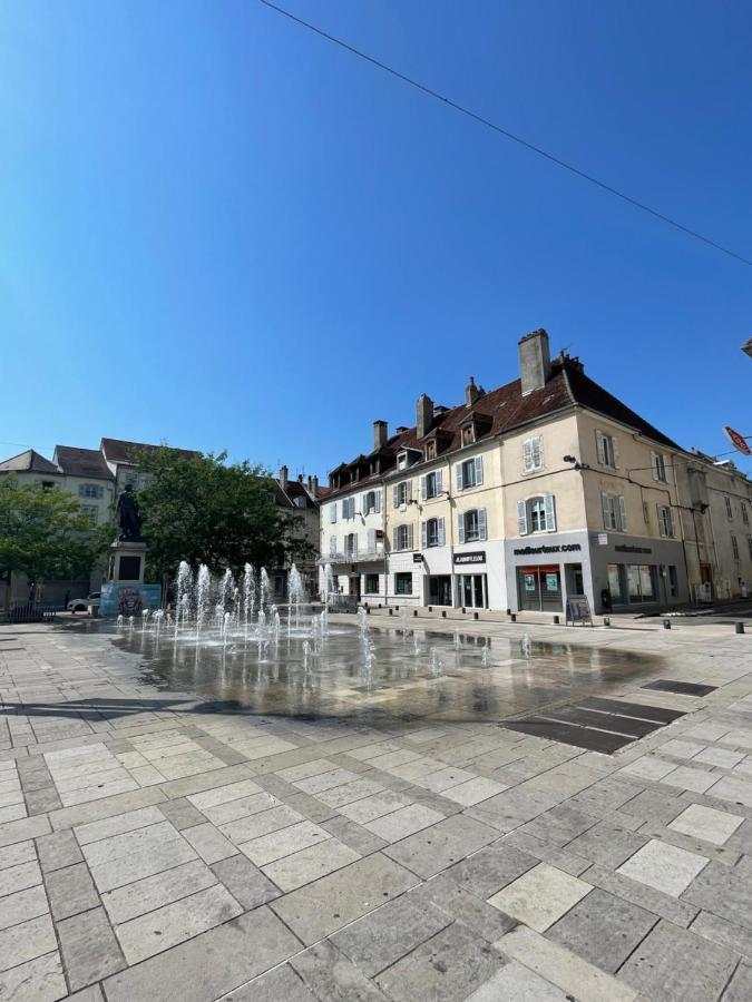 Appartement Calme Au Coeur De La Ville Lons-le-Saunier Exterior foto
